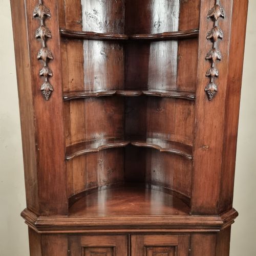 A GEORGIAN STYLE CUPBOARD - ADDITIONAL PHOTO 3