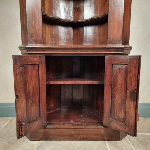A GEORGIAN STYLE CUPBOARD - ADDITIONAL PHOTO 5