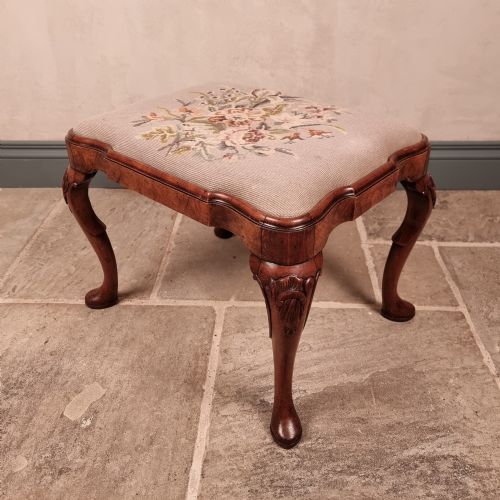 AN 18TH CENTURY STYLE WALNUT STOOL - ADDITIONAL PHOTO 1