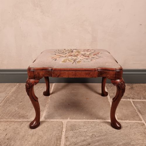 AN 18TH CENTURY STYLE WALNUT STOOL - ADDITIONAL PHOTO 3