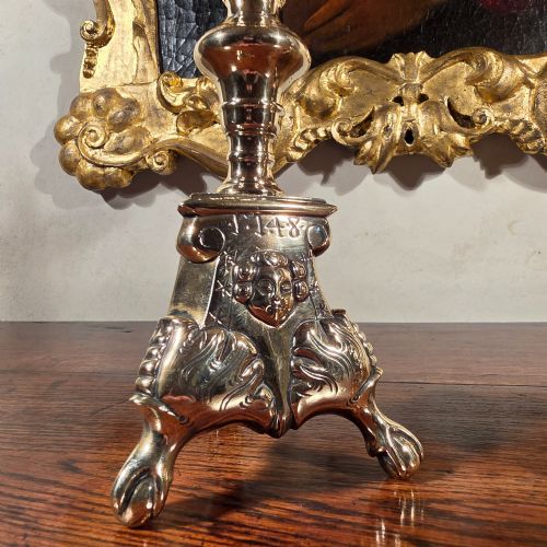 A PAIR OF 18TH CENTURY PRICKET CANDLESTICKS - ADDITIONAL PHOTO 2
