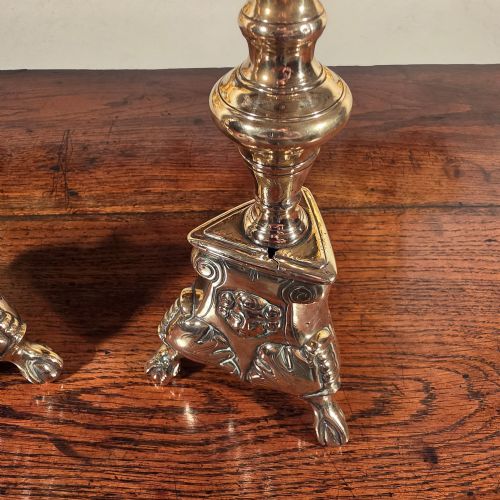 A PAIR OF 18TH CENTURY PRICKET CANDLESTICKS - ADDITIONAL PHOTO 6