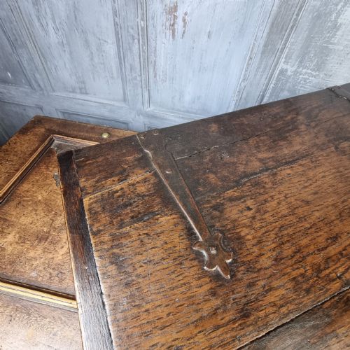 A LATE 17TH CENTURY DESK BOX - ADDITIONAL PHOTO 3