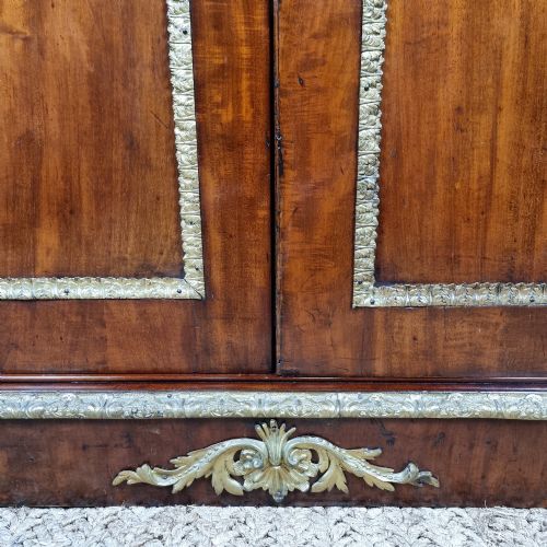 A 19TH CENTURY ENCLOSED CHEST BY GILLOWS - ADDITIONAL PHOTO 3