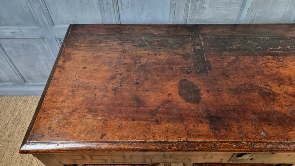 A late 17th century walnut coffer. View VIII