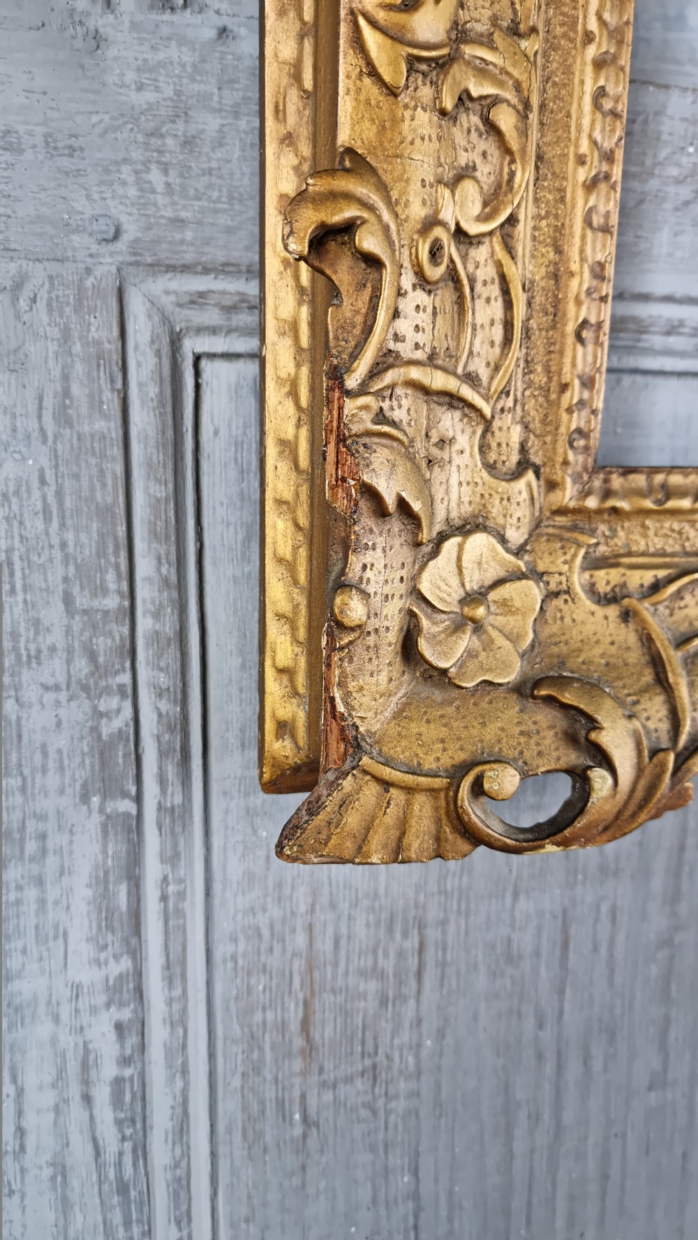 A small 18th century gilt carved picture frame.  View IV