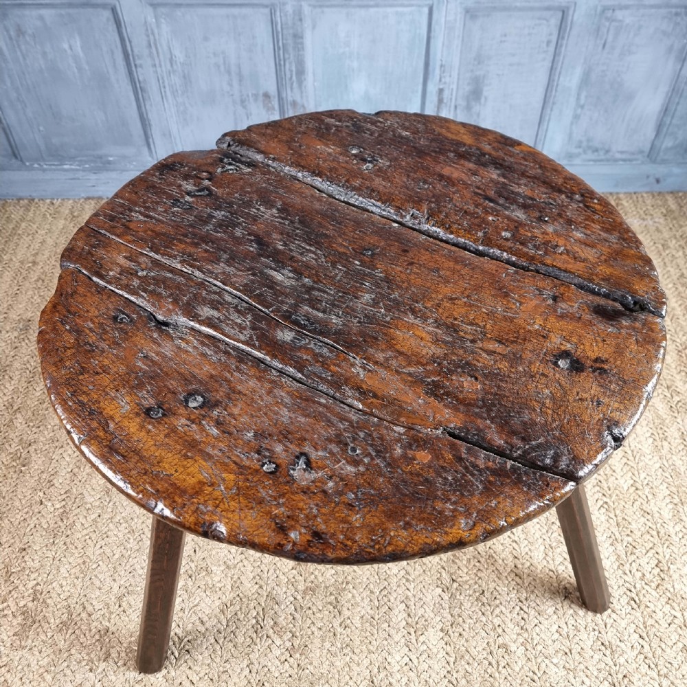 A superb 18th century cricket table. View VIII
