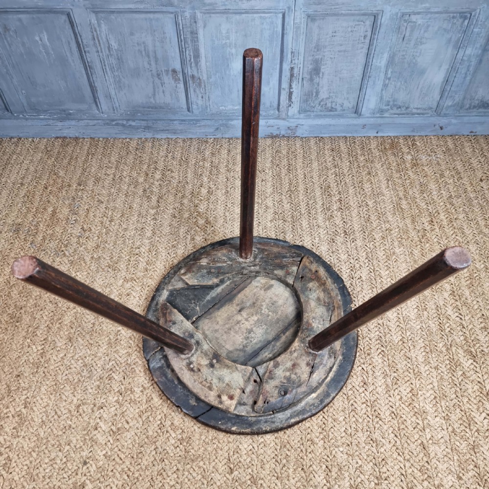 A superb 18th century cricket table. View XV