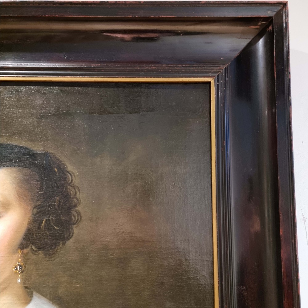 A fine 17th century portrait of a lady.  View VI