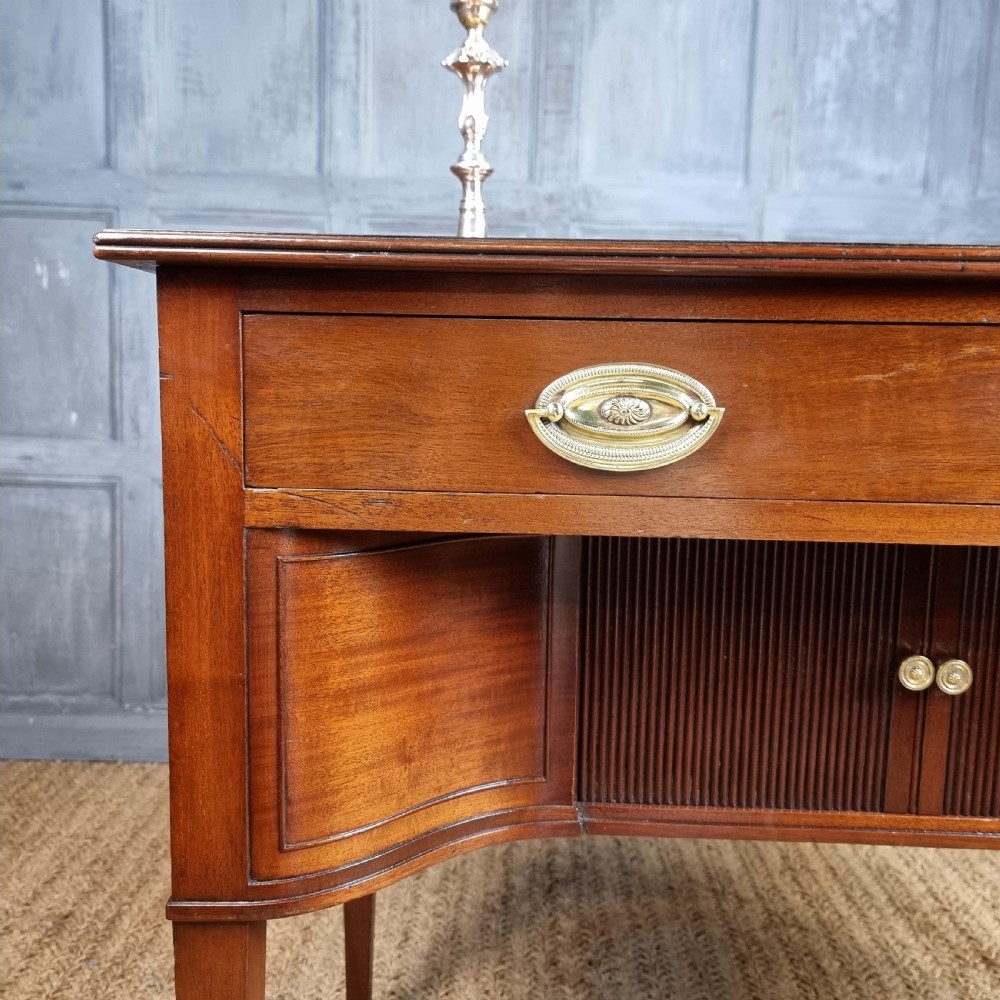 George III dressing table. View VI
