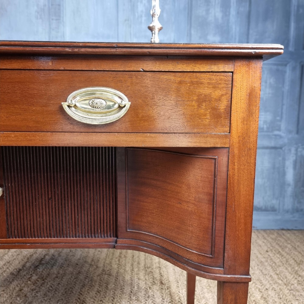 George III dressing table. View VII