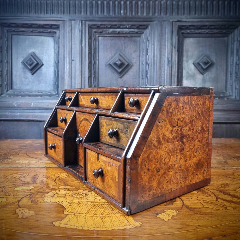 An early 18th century burr walnut jewelery chest. View VIII
