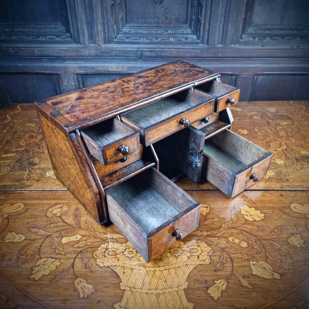 An early 18th century burr walnut jewelery chest. View XII