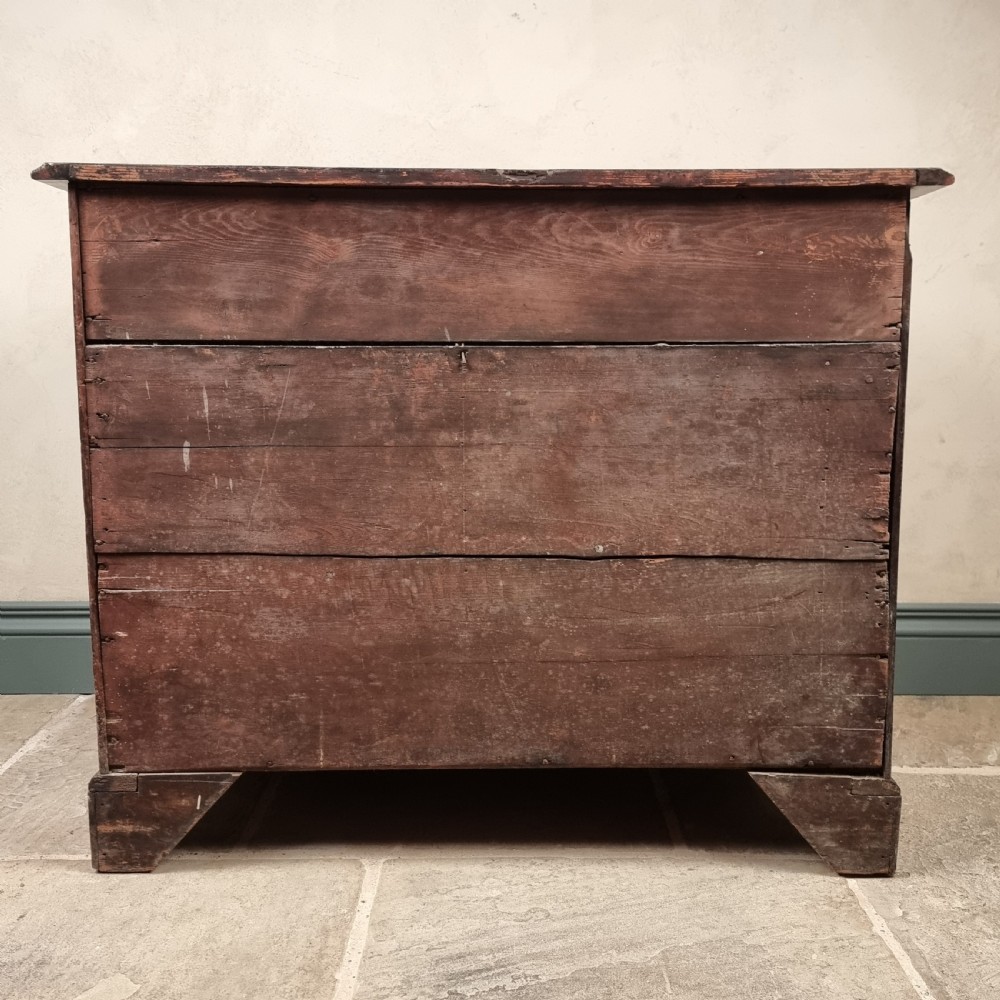 A superb 18th century serpentine chest of drawers.  View XVIII