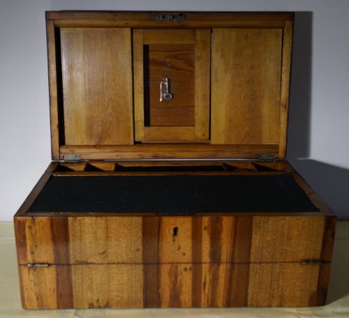 AN INTERESTING INLAID WRITING BOX - ADDITIONAL PHOTO 1