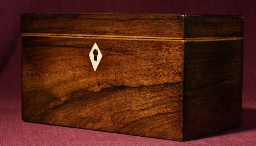 rosewood tea caddy - CATEGORY: ANTIQUE BOXES - DATED 1800