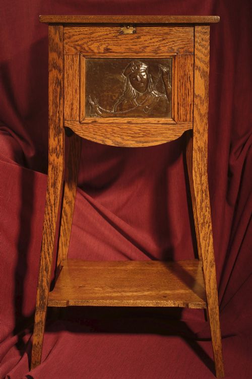 solid oak work tablebox - CATEGORY: ANTIQUE FURNITURE - DATED 1900