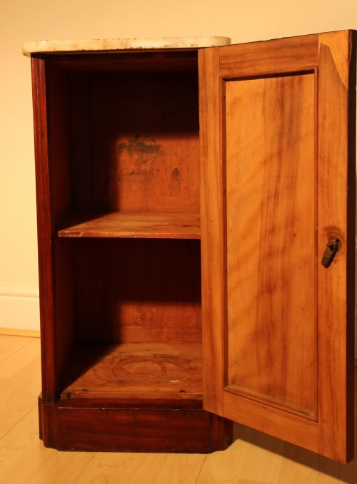 MAHOGANY BEDSIDE CUPBOARD - ADDITIONAL PHOTO 1