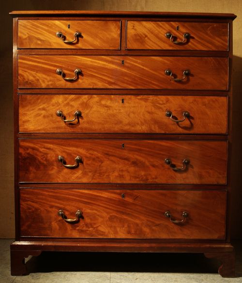 imposing mahogany chest of drawers oak lined circa 1800s - CATEGORY: ANTIQUE CHEST OF DRAWERS - DATED 1800