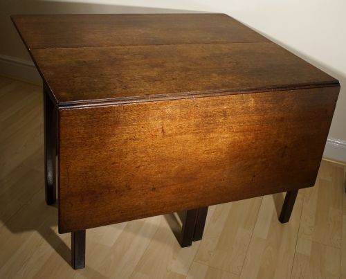 MAHOGANY EIGHT SEATER DROP LEAF COTTAGE DINING TABLE CIRCA 1790 - ADDITIONAL PHOTO 2