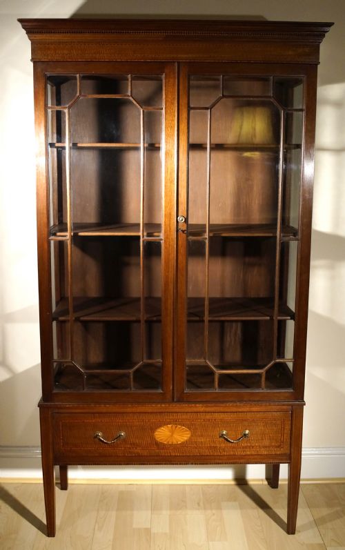edwardian display cabinet - CATEGORY: ANTIQUE CABINETS - DATED 1920