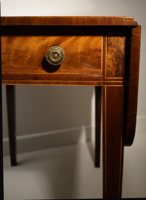 GOOD QUALITY MAHOGANY INLAID PEMBROKEBREAKFAST TABLE CIRCA 1800 - ADDITIONAL PHOTO 1