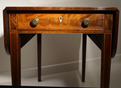 GOOD QUALITY MAHOGANY INLAID PEMBROKEBREAKFAST TABLE CIRCA 1800 - ADDITIONAL PHOTO 4