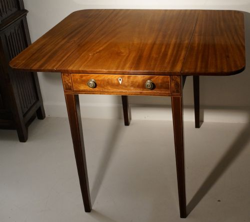 good quality mahogany inlaid pembrokebreakfast table circa 1800 - CATEGORY: ANTIQUE TABLES - DATED 1800