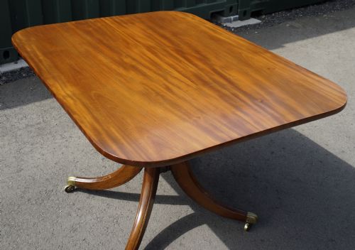 MAHOGANY TILT TOP DINING TABLE CIRCA 1820S - ADDITIONAL PHOTO 1