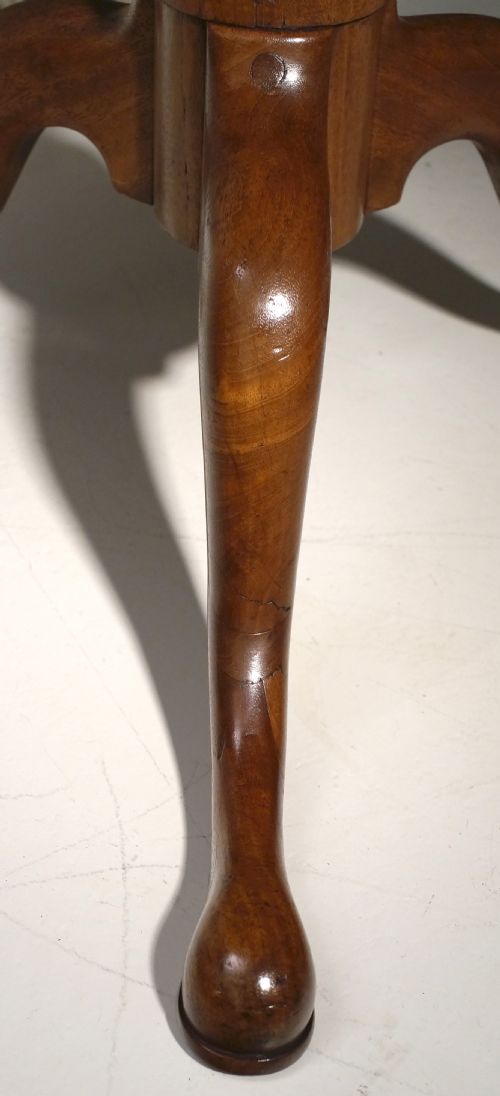 CIRCULAR ONE PIECE MAHOGANY TILT TOP TRIPOD TABLE - ADDITIONAL PHOTO 4