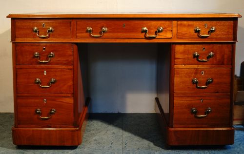 LATE VICTORIAN 3 PIECE WALNUT PEDESTAL DESK - ADDITIONAL PHOTO 1