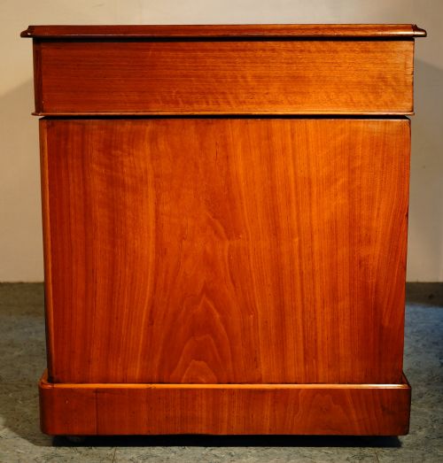 LATE VICTORIAN 3 PIECE WALNUT PEDESTAL DESK - ADDITIONAL PHOTO 2