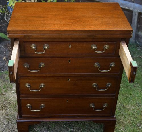 MAHOGANY BACHELORS CHEST - ADDITIONAL PHOTO 1