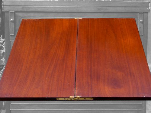 MAHOGANY BACHELORS CHEST - ADDITIONAL PHOTO 2