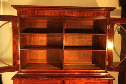 FINELY FIGURED QUALITY MAHOGANY TWO PIECE CUPBOARD BOOKCASE CIRCA 1830 - ADDITIONAL PHOTO 1