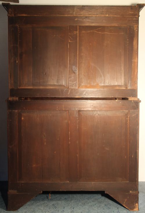 FINELY FIGURED QUALITY MAHOGANY TWO PIECE CUPBOARD BOOKCASE CIRCA 1830 - ADDITIONAL PHOTO 4