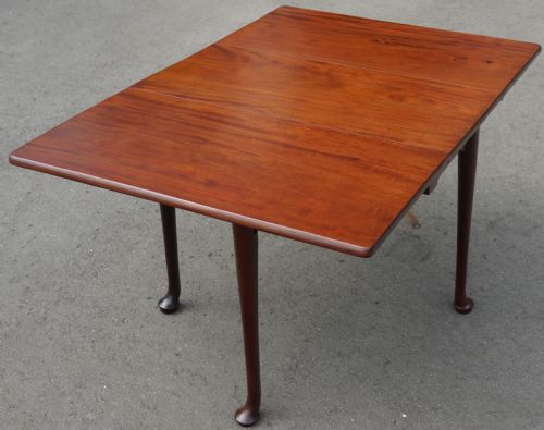 SOLID HEAVY QUALITY GEORGIAN MAHOGANY DROPFLAP TABLE CIRCA 1770S - ADDITIONAL PHOTO 3