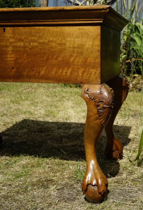 GOOD QUALITY WALNUT WORK BOX - ADDITIONAL PHOTO 1
