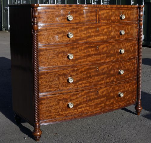 bowfronted mahogany chest of drawers circa 1815 - CATEGORY: ANTIQUE CHEST OF DRAWERS - DATED 1800