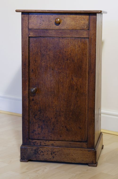 oak bedside cupboard - CATEGORY: ANTIQUE CABINETS - DATED 1880