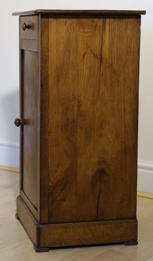 OAK BEDSIDE CUPBOARD - ADDITIONAL PHOTO 2