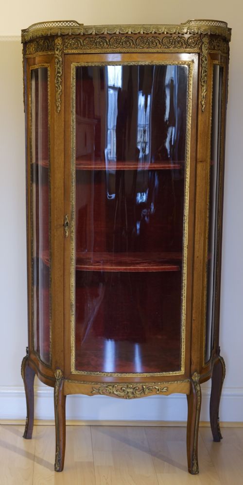 french vitrine - CATEGORY: ANTIQUE CABINETS - DATED 1930