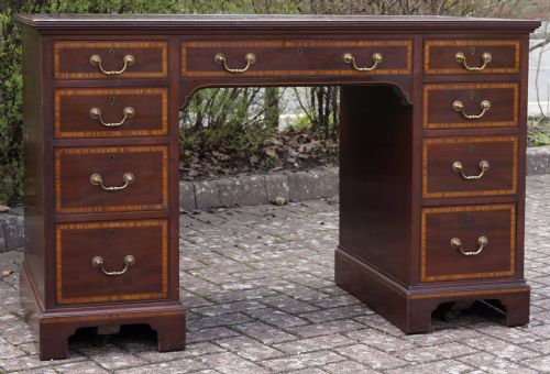 FINE QUALITY MAHOGANY NINE DRAWER WRITINGDESK TABLE WITH SATINWOOD BANDING - ADDITIONAL PHOTO 1