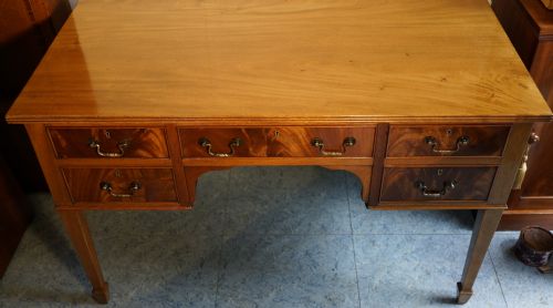 1930S SOLID MAHOGANY FIVE DRAWER DESKWRIING TABLE - ADDITIONAL PHOTO 2