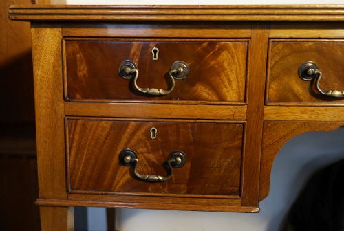 CANTERBURY MAGAZINE RACK IN MAHOGANY CIRCA 1830S - ADDITIONAL PHOTO 5