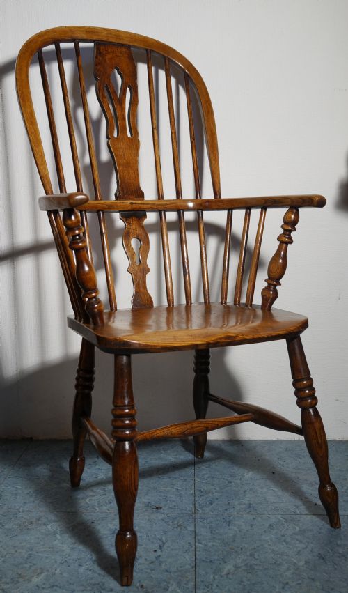 fine example ash and elm seated windsor chair in excellent all round condition 1840s 054 - CATEGORY: ANTIQUE CHAIRS - DATED VICTORIAN