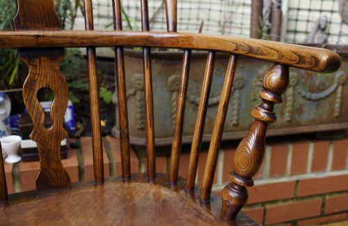 FINE EXAMPLE ASH AND ELM SEATED WINDSOR CHAIR IN EXCELLENT ALL ROUND CONDITION 1840S 054 - ADDITIONAL PHOTO 4