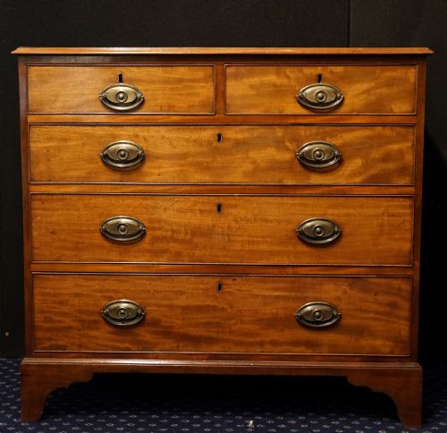 good mahogany chest of two over three drawers - CATEGORY: ANTIQUE CHEST OF DRAWERS - DATED GEORGIAN