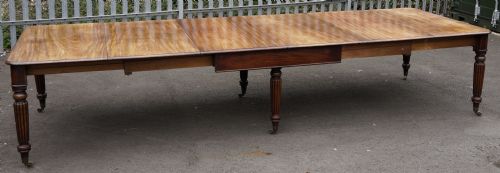 1830S WONDERFUL GAMUT OF COLOUR FOUR LEAF EXTENDING MAHOGANY DINING TABLE RETAINING FINE ORIGINAL - ADDITIONAL PHOTO 2