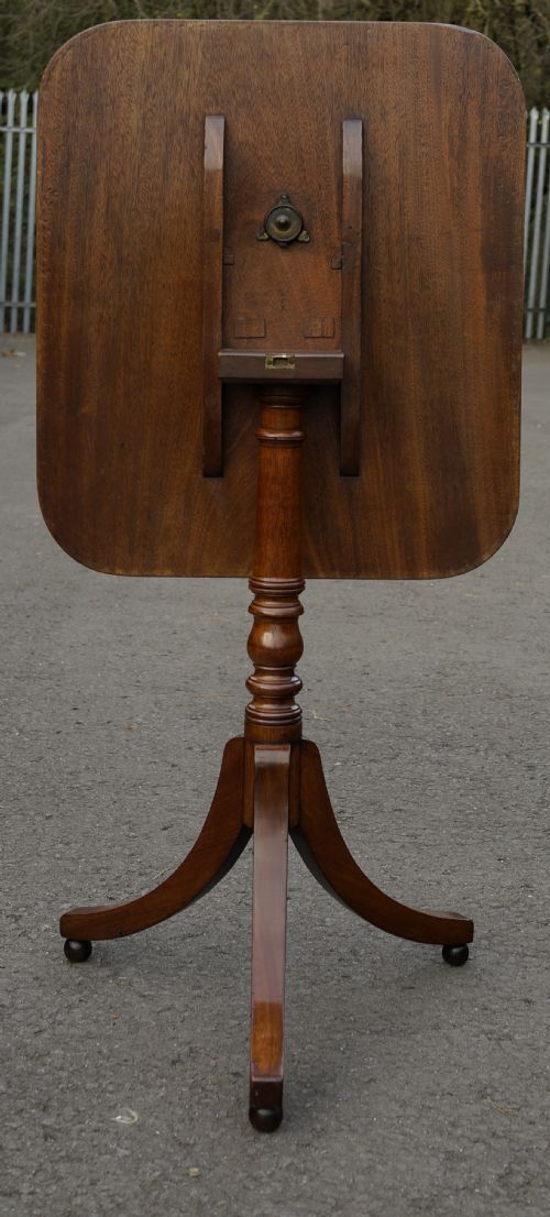 MAHOGANY TILT TOP TRIPOD TABLE CIRCA 1840 - ADDITIONAL PHOTO 2